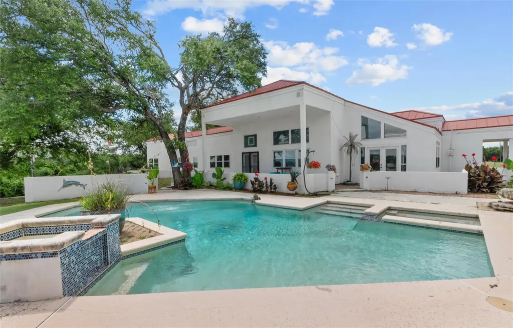 6750 N Lakeview Drive Salado TX 76571