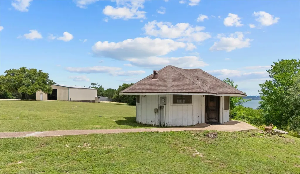 6750 N Lakeview Drive Salado TX 76571