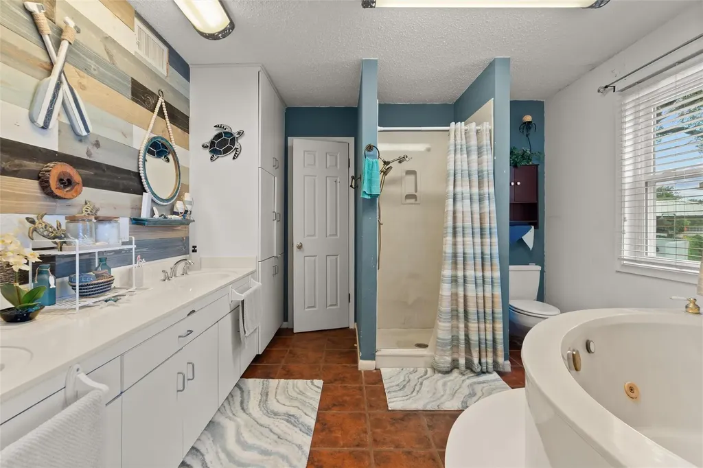 6750 N Lakeview Drive Salado TX 76571