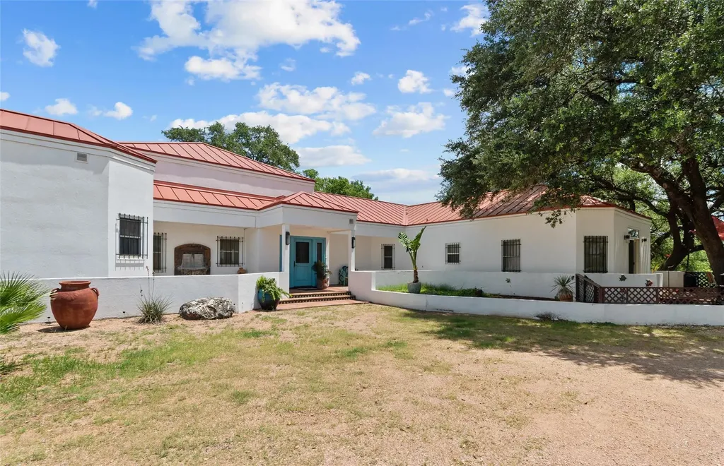6750 N Lakeview Drive Salado TX 76571