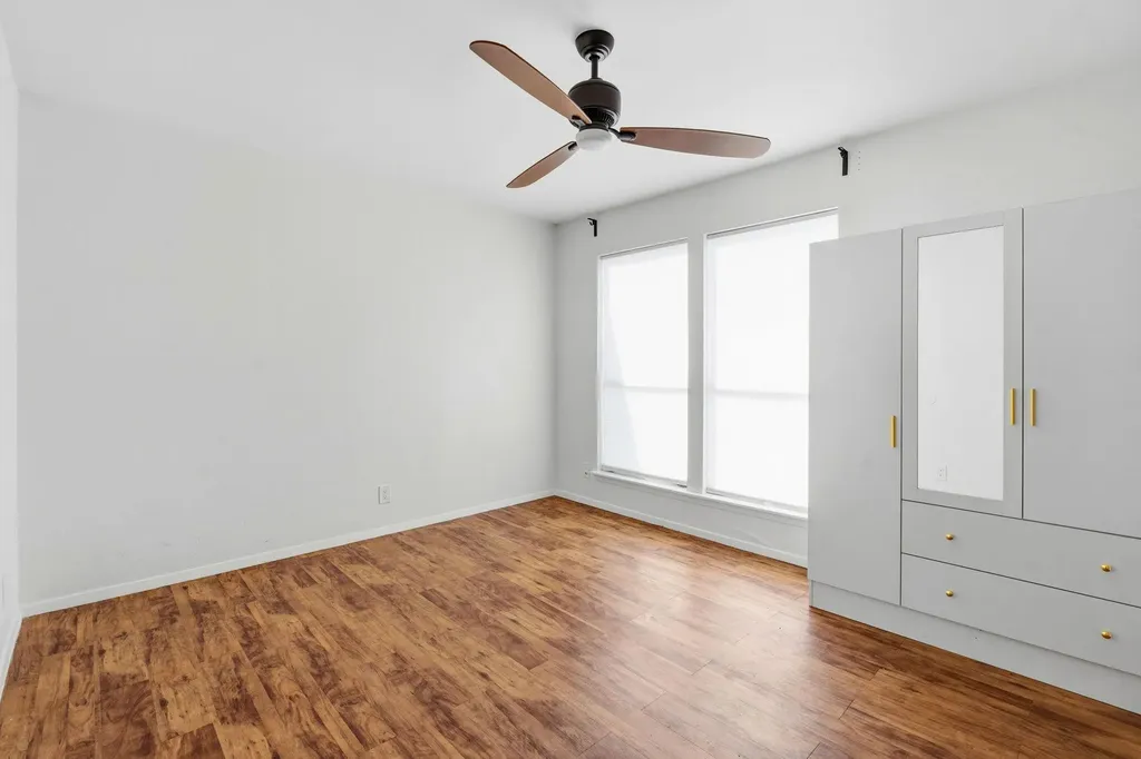 2106 Lamplight Village Circle Austin TX 78727