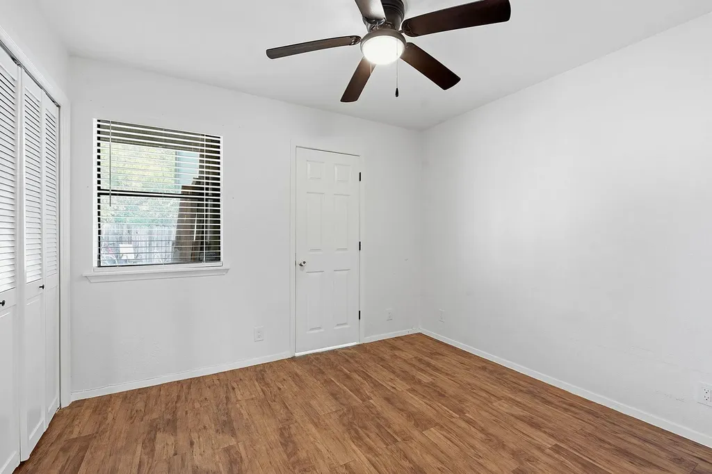 2106 Lamplight Village Circle Austin TX 78727