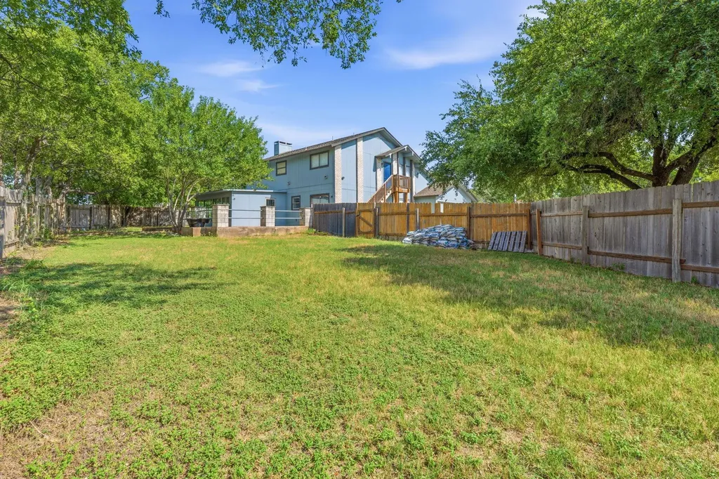 2106 Lamplight Village Circle Austin TX 78727