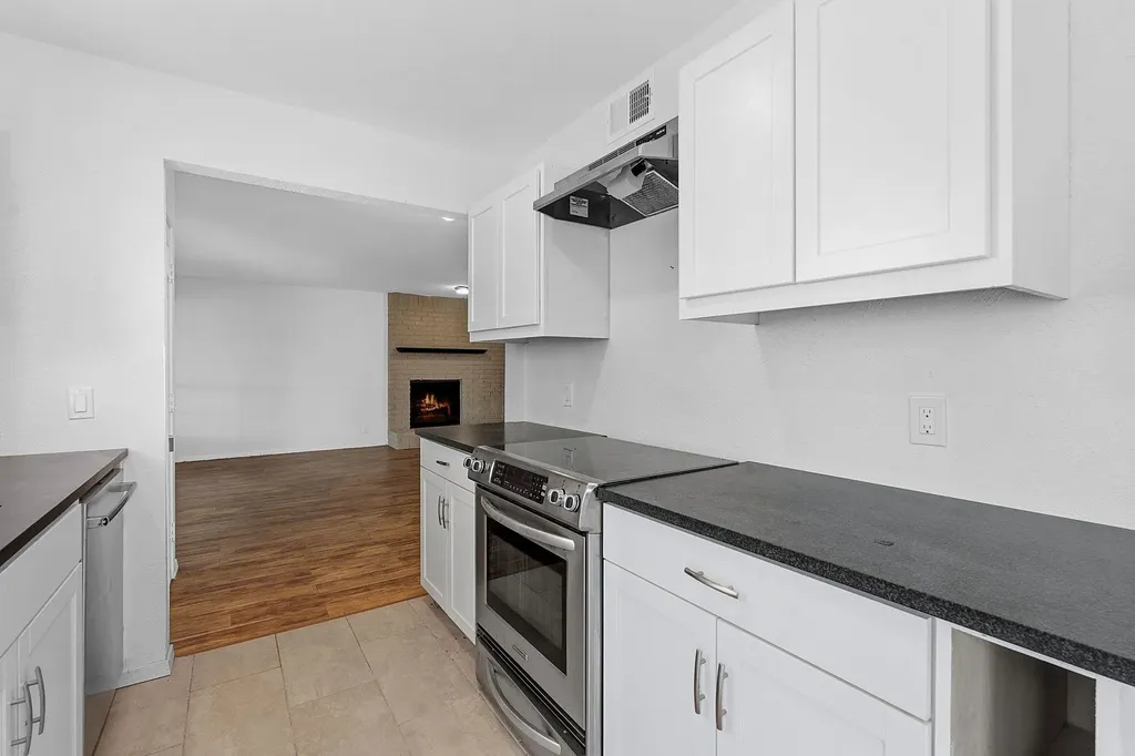 2106 Lamplight Village Circle Austin TX 78727