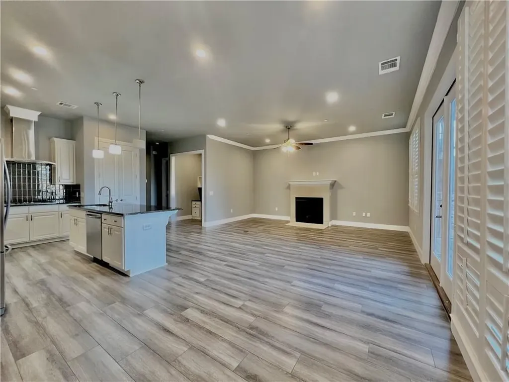 2601 N Quinlan Park Road Austin TX 78732