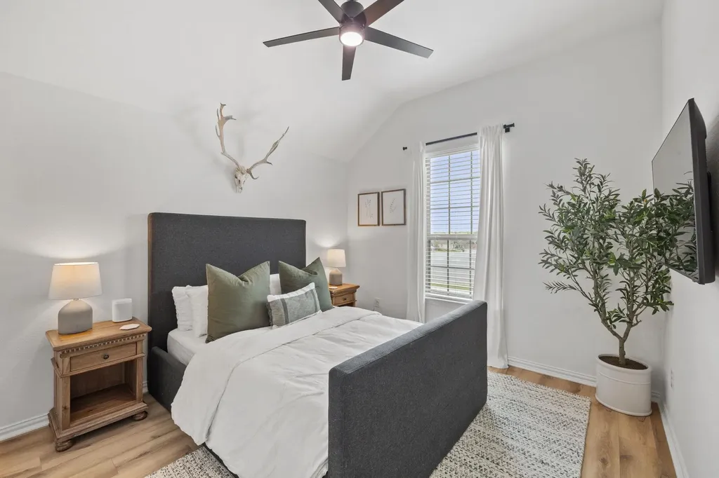 330 Bay Breeze Drive Kyle TX 78640