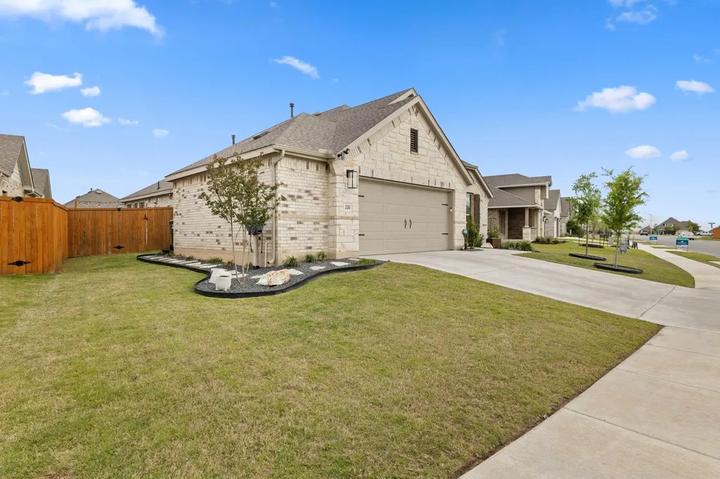 330 Bay Breeze Drive Kyle TX 78640
