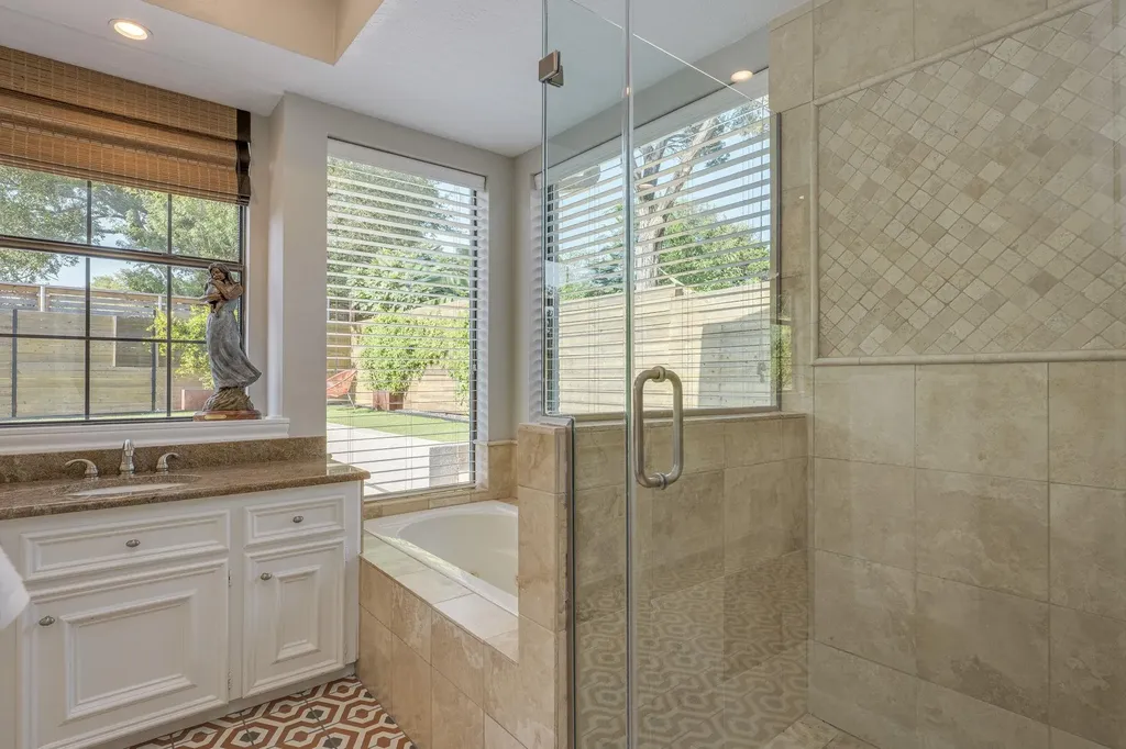 6665 Whitemarsh Valley Walk Austin TX 78746