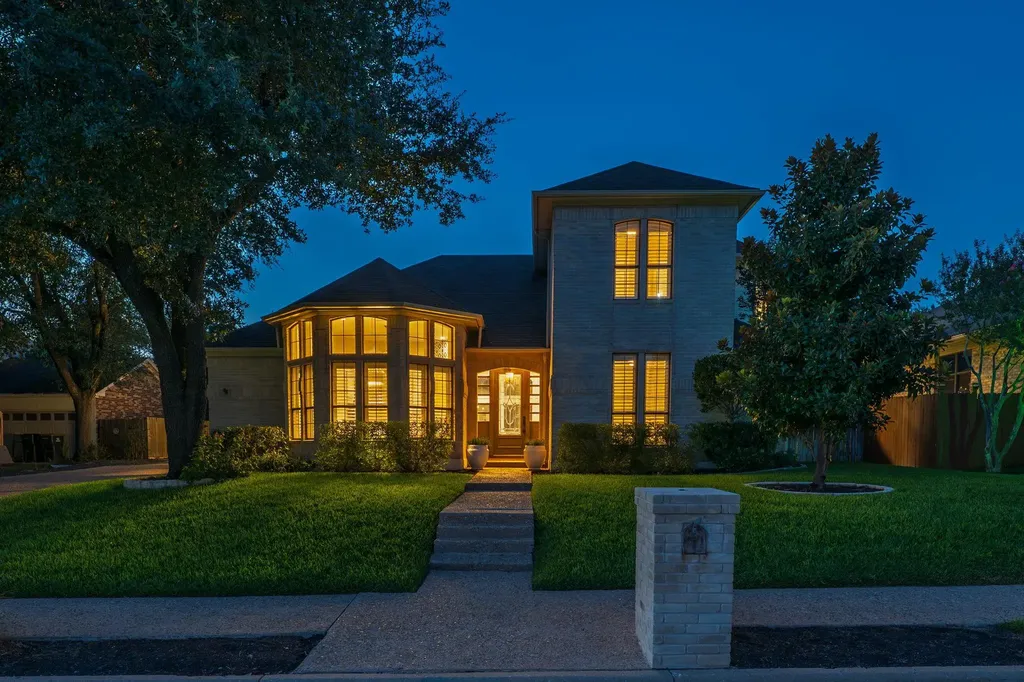 6665 Whitemarsh Valley Walk Austin TX 78746