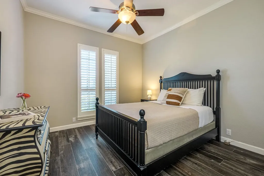 6665 Whitemarsh Valley Walk Austin TX 78746