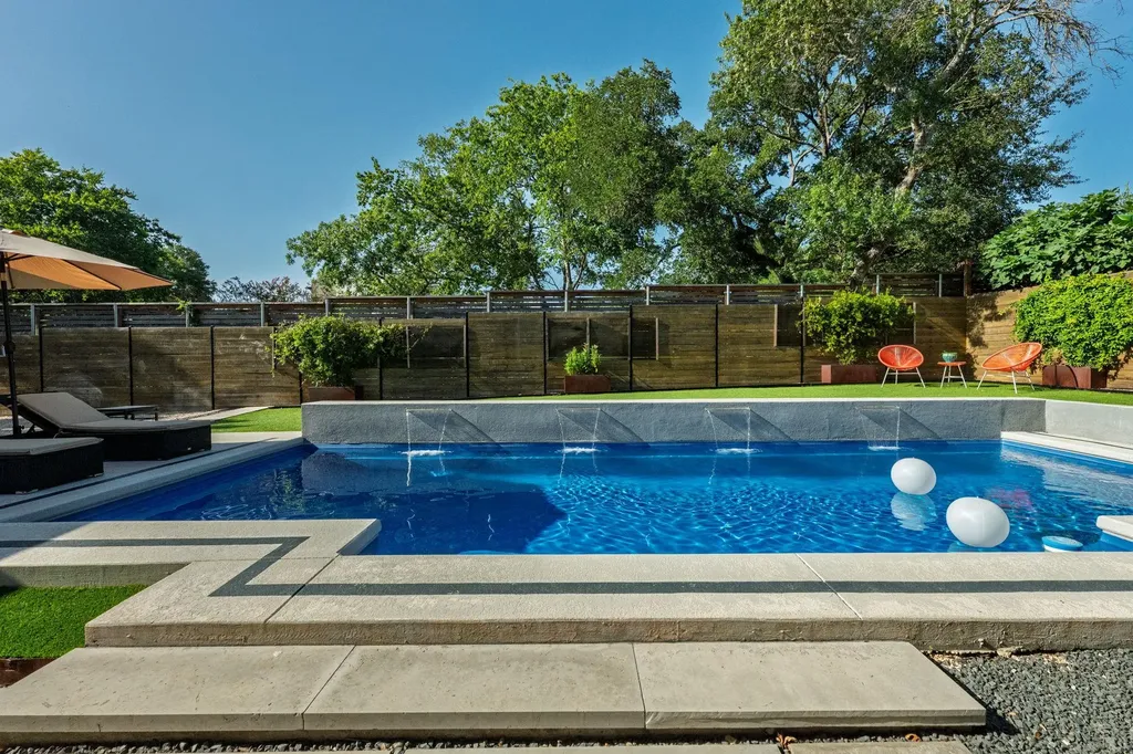 6665 Whitemarsh Valley Walk Austin TX 78746