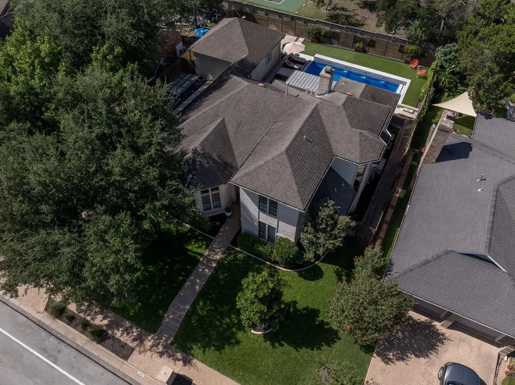 6665 Whitemarsh Valley Walk Austin TX 78746