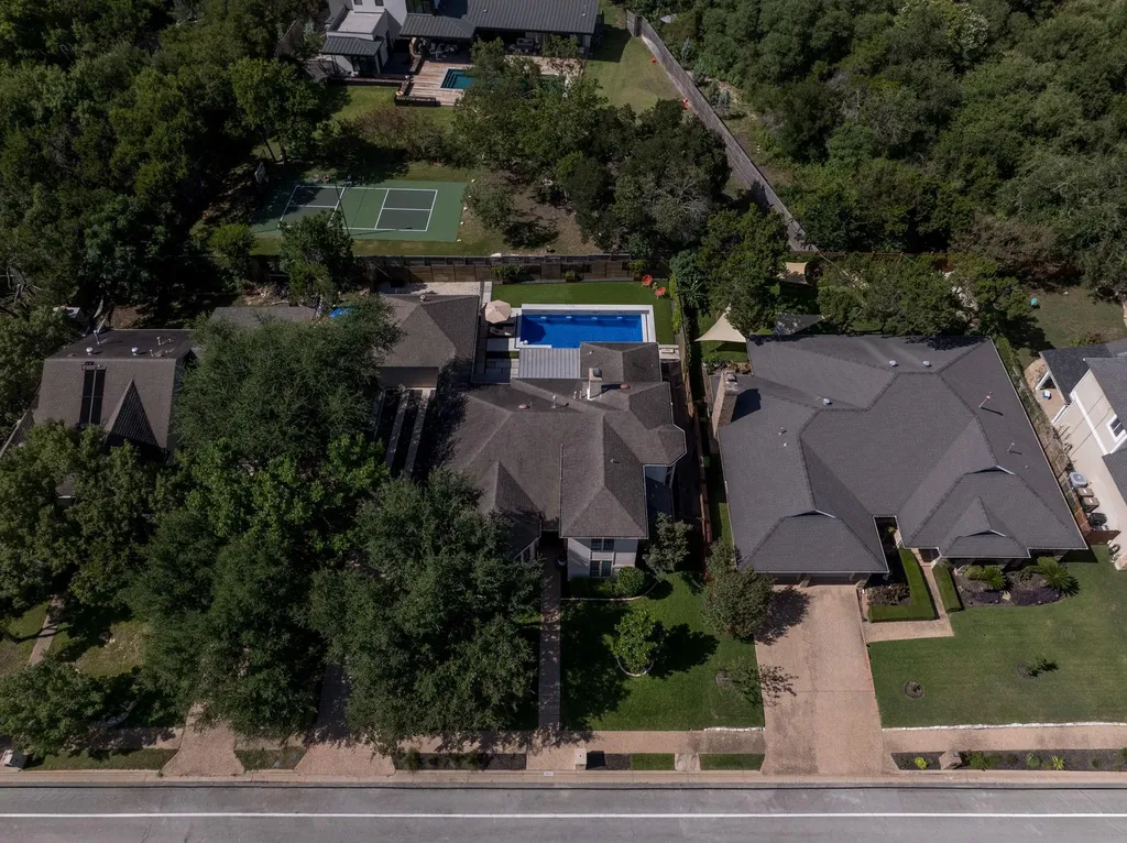 6665 Whitemarsh Valley Walk Austin TX 78746