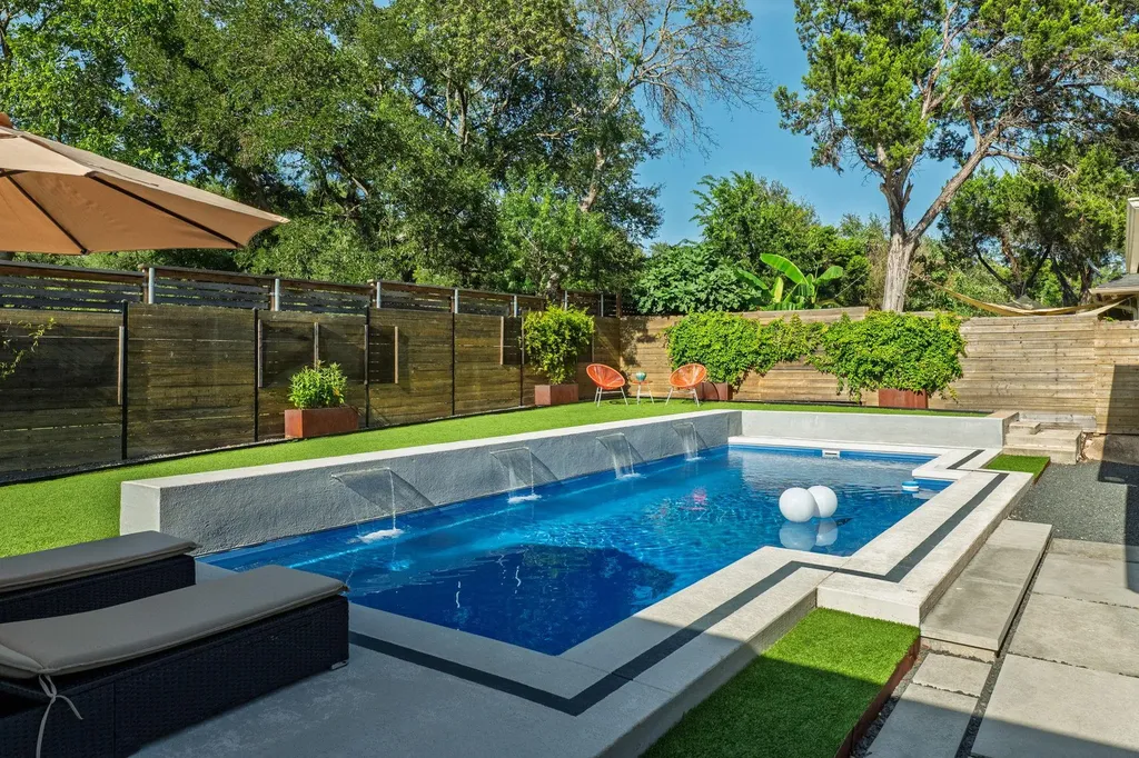 6665 Whitemarsh Valley Walk Austin TX 78746