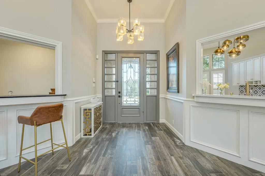 6665 Whitemarsh Valley Walk Austin TX 78746
