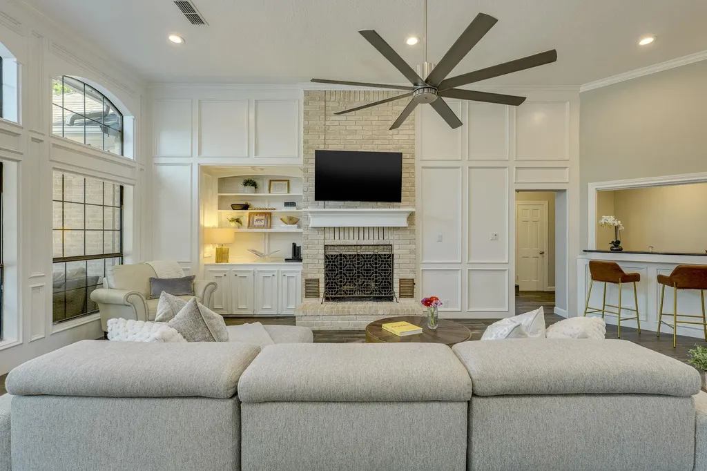 6665 Whitemarsh Valley Walk Austin TX 78746