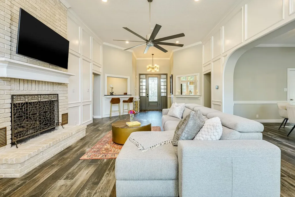 6665 Whitemarsh Valley Walk Austin TX 78746