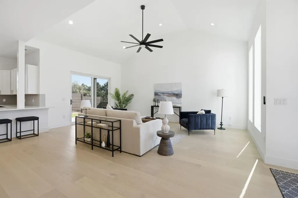 400 Post Road Drive Austin TX 78704