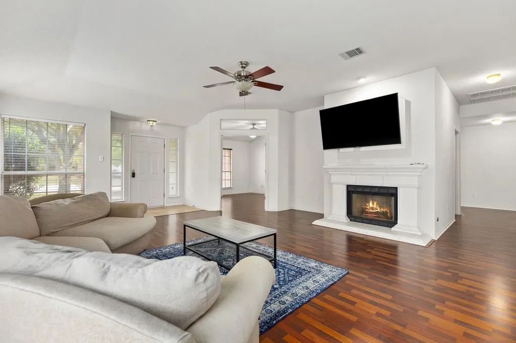 15725 Cadoz Drive Austin TX 78728