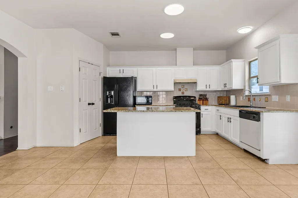 15725 Cadoz Drive Austin TX 78728