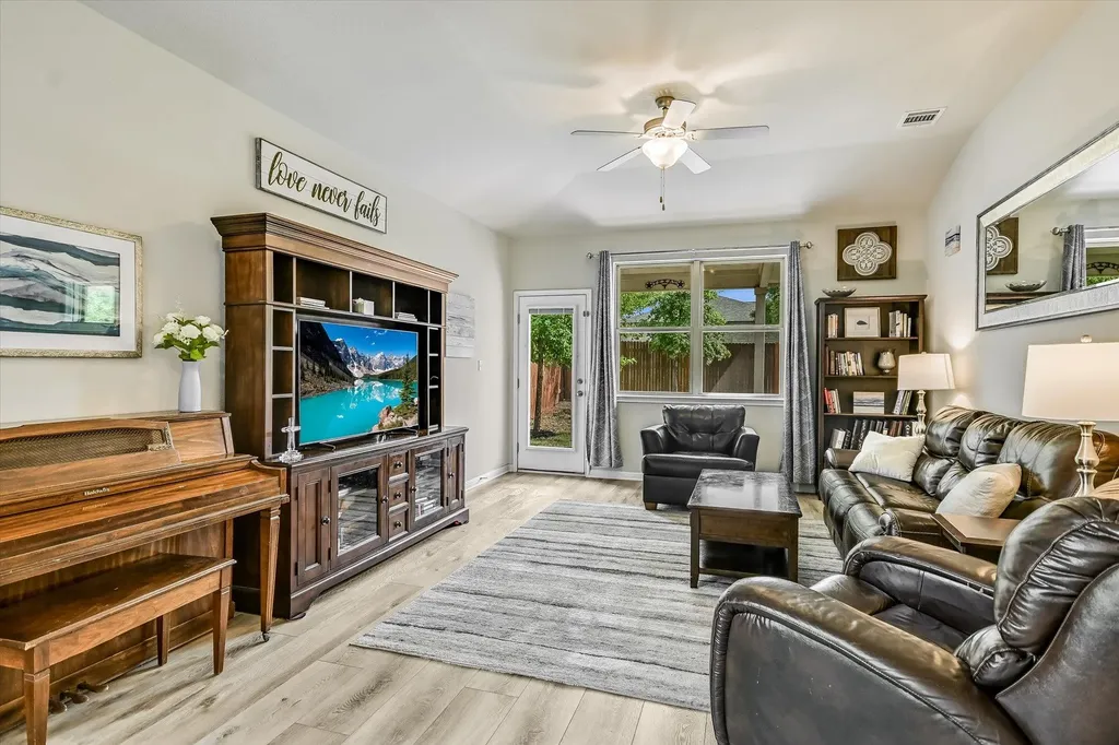 1504 William Bee Drive Leander TX 78641