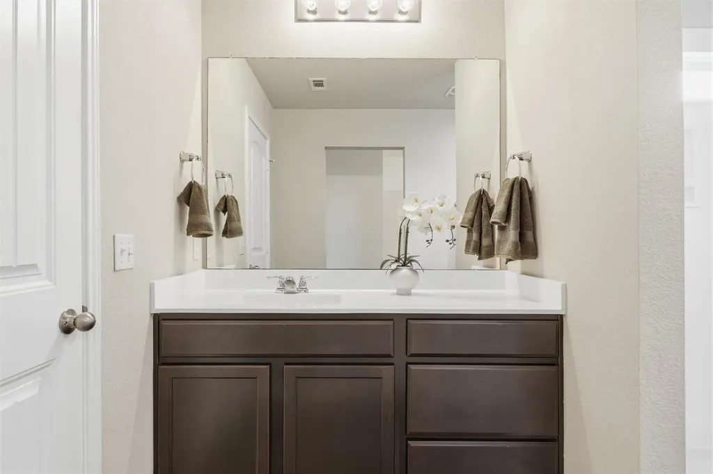 201 Yoakum Street Leander TX 78641