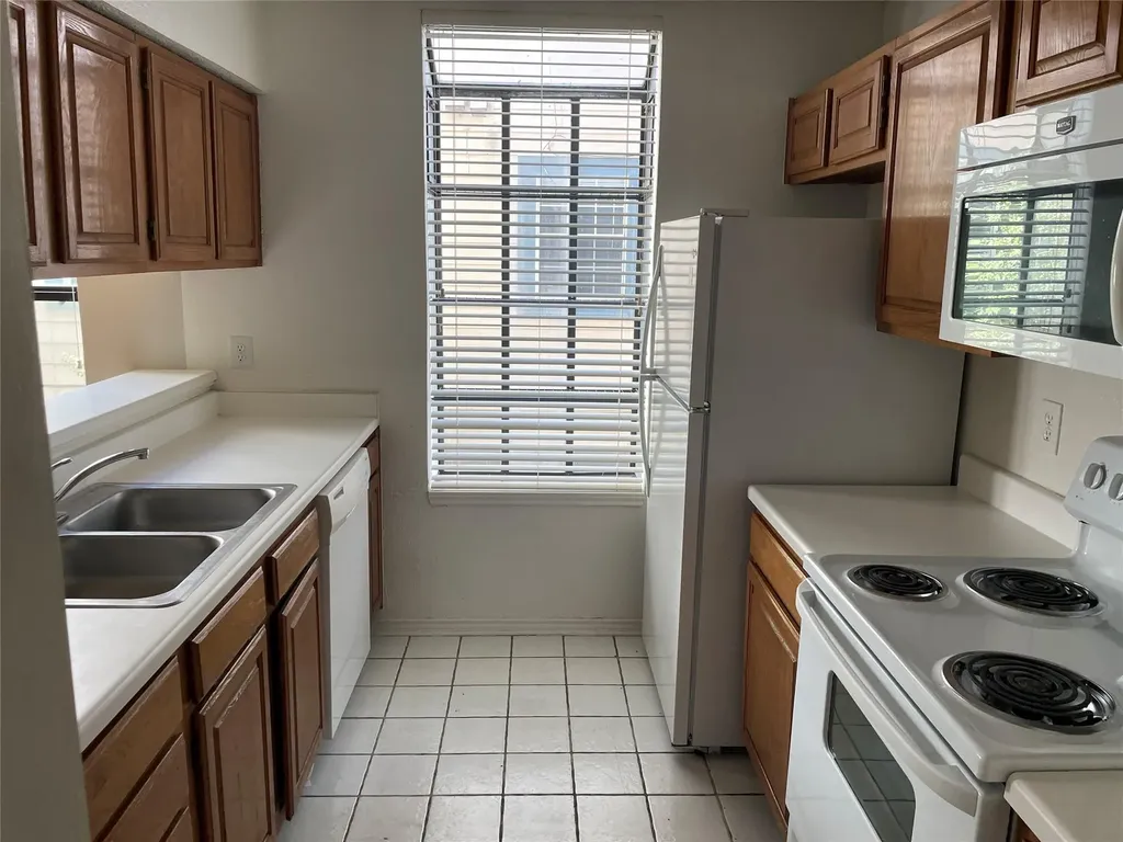 2409 Leon Street Austin TX 78705
