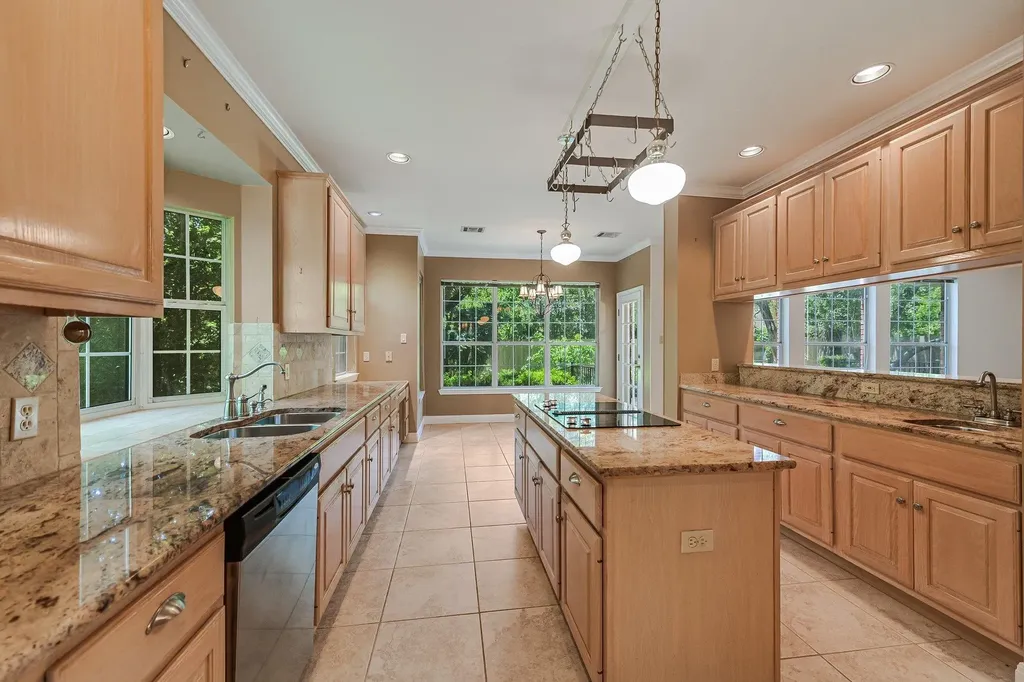 7615 Yaupon Drive Austin TX 78759