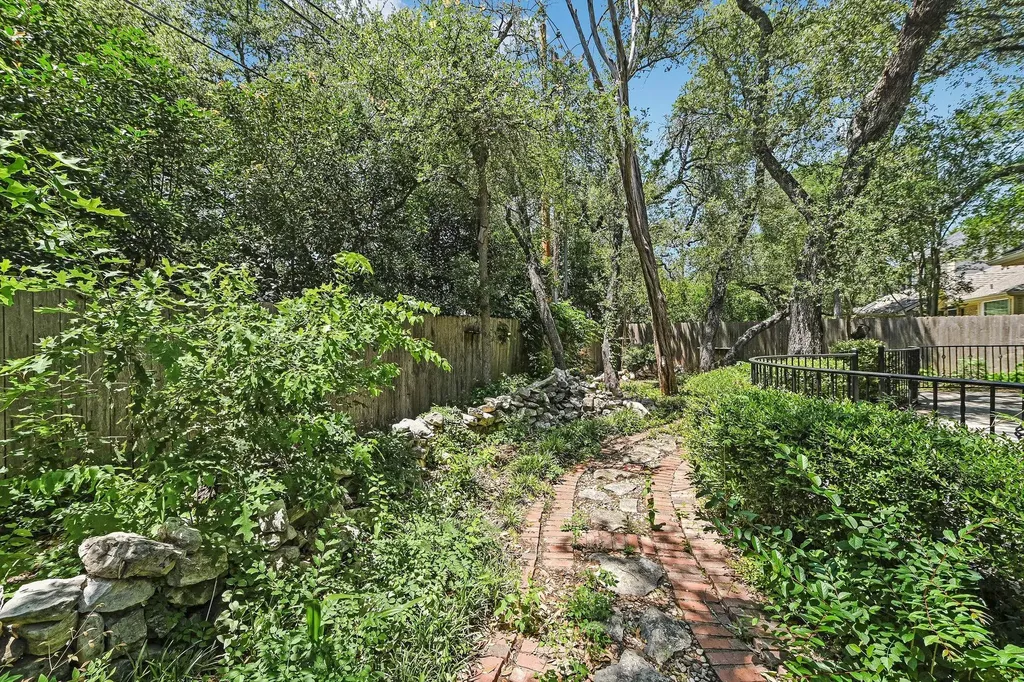 7615 Yaupon Drive Austin TX 78759