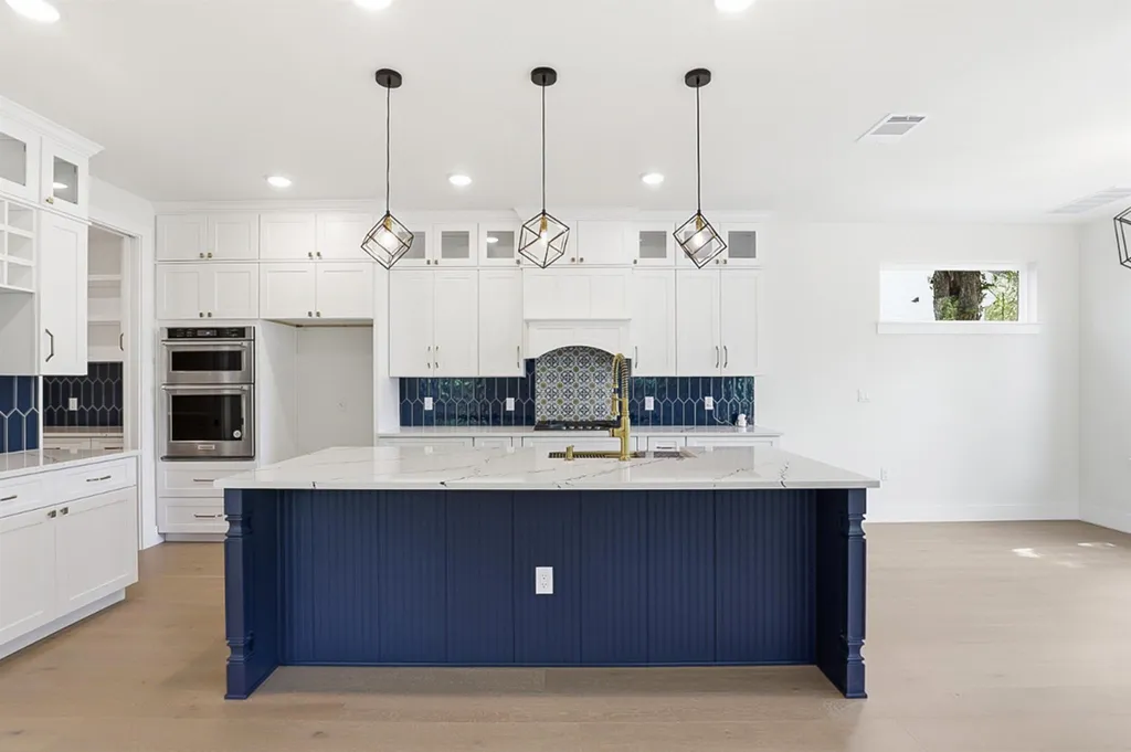 2301 E 10th Street Austin TX 78702