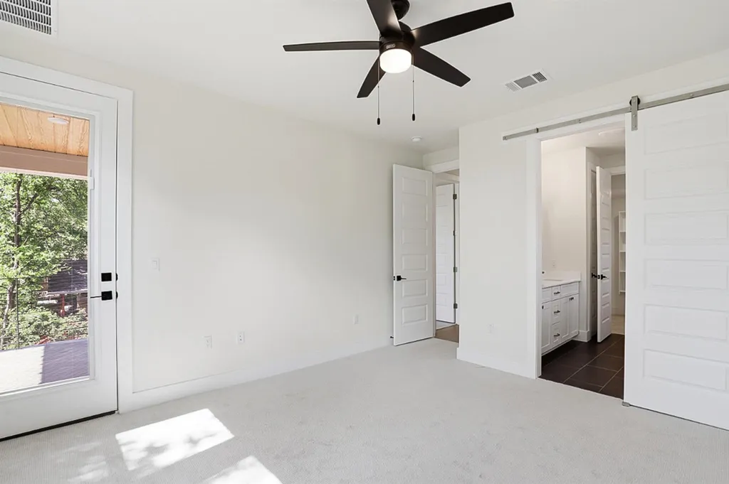 2301 E 10th Street Austin TX 78702