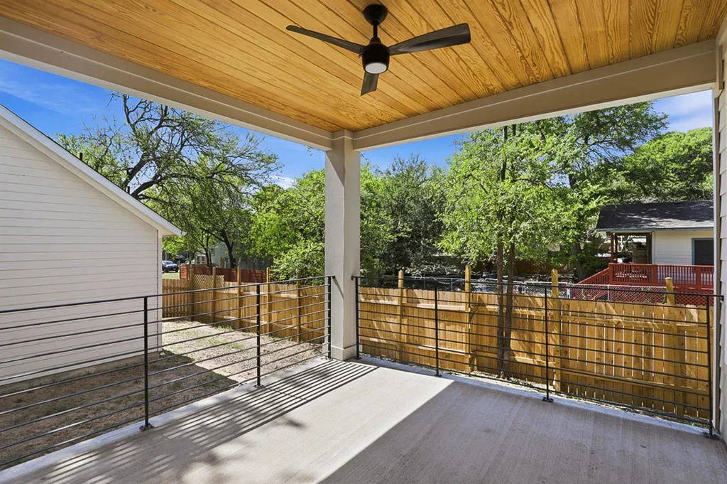 2301 E 10th Street Austin TX 78702