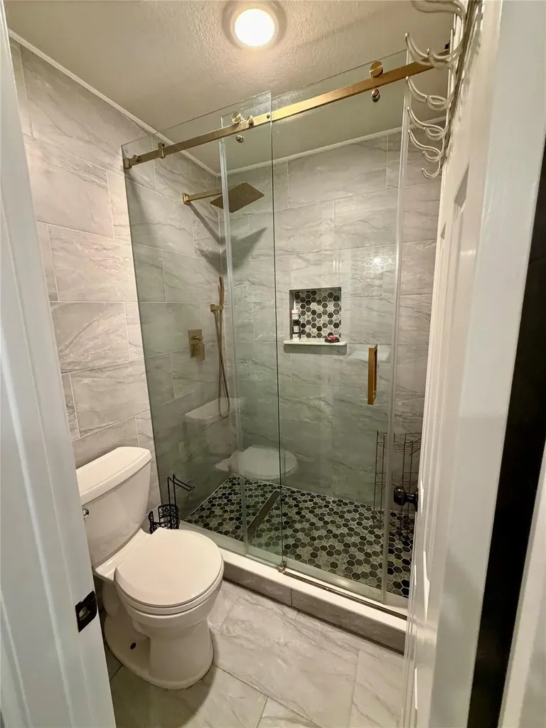 13 Oak View Round Rock TX 78664