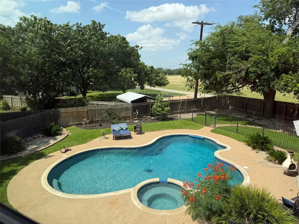 13 Oak View Round Rock TX 78664