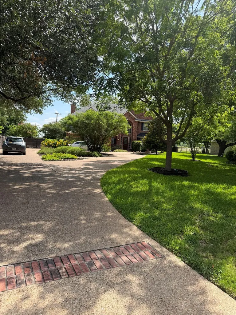 13 Oak View Round Rock TX 78664