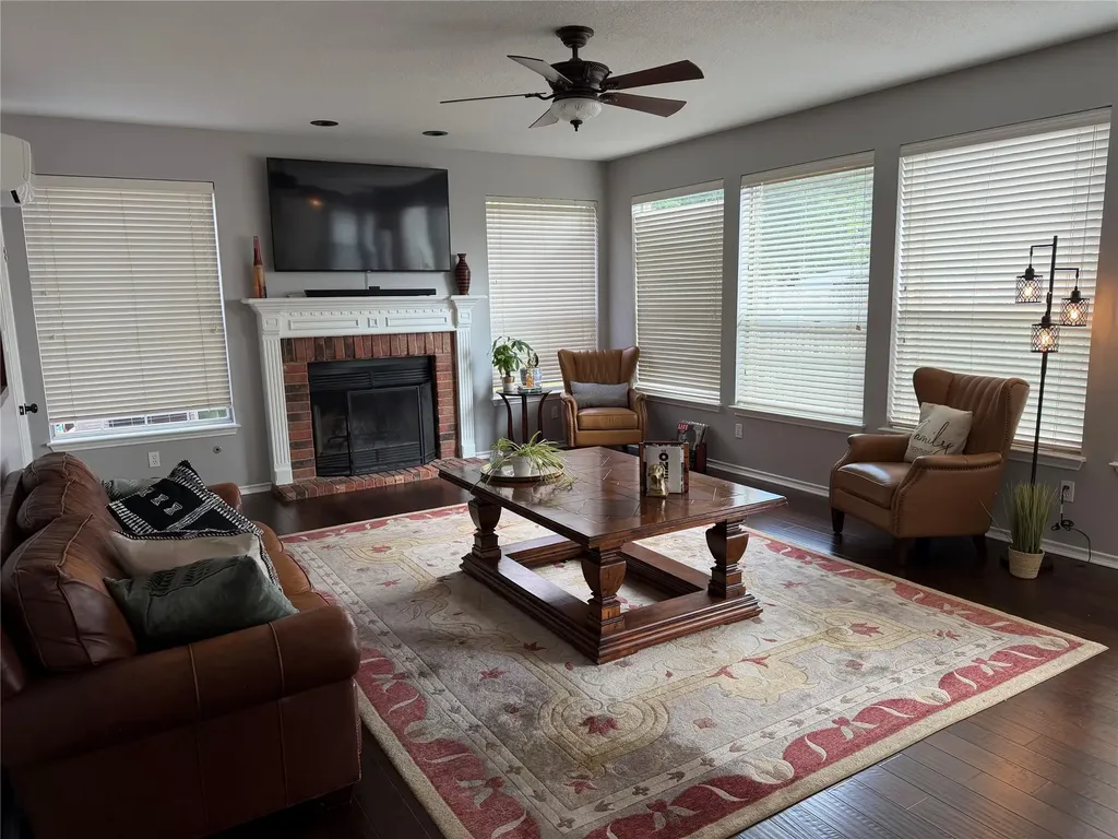 13 Oak View Round Rock TX 78664