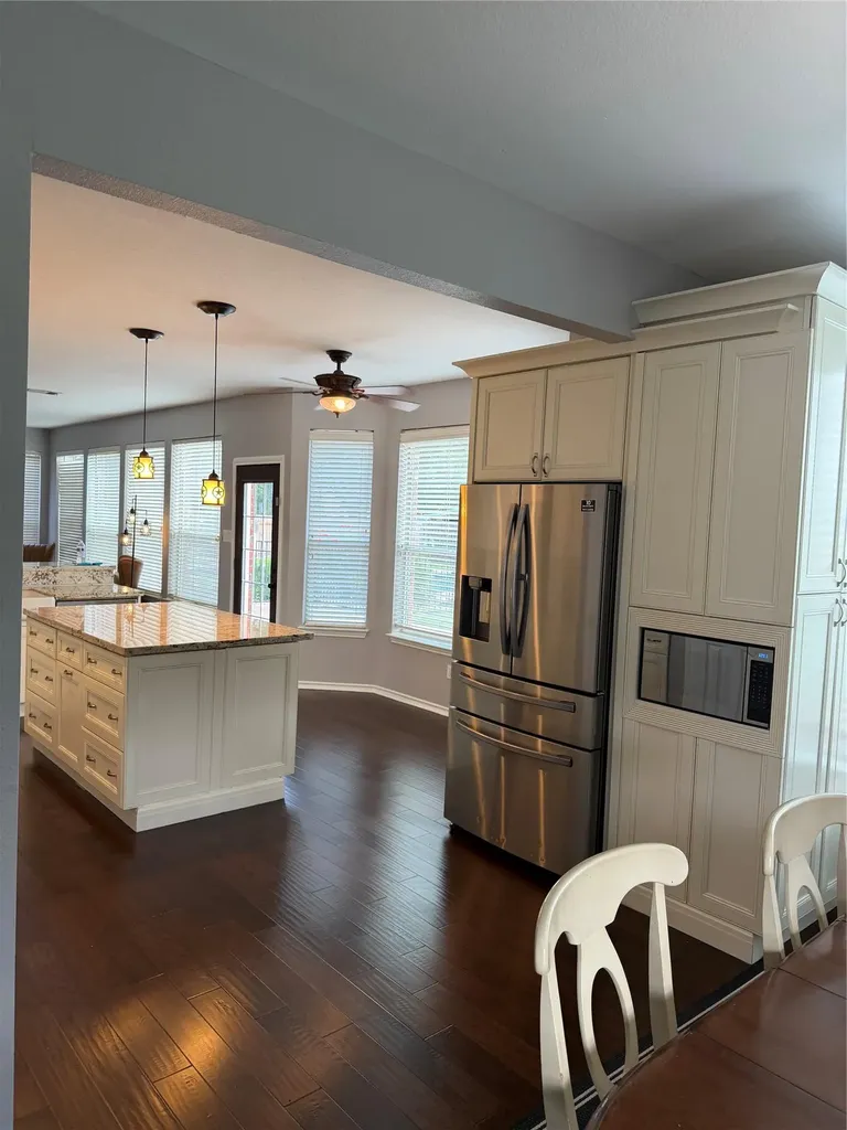 13 Oak View Round Rock TX 78664