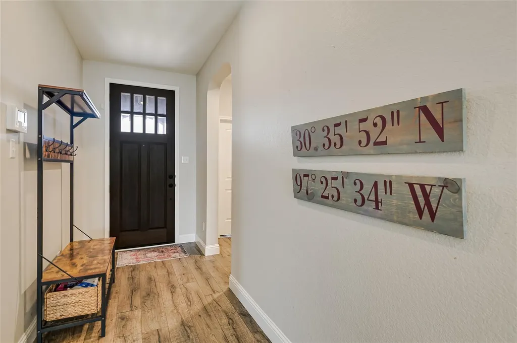 1008 Estes Park Taylor TX 76574