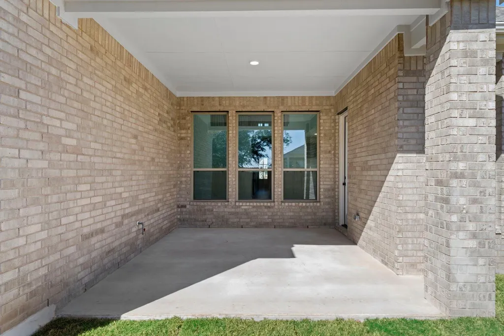 242 Five Mile Creek Way Kyle TX 78640