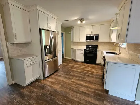 11502 Hilltop Street Austin TX 78753