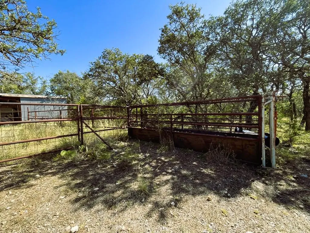 1276 Fm 574 W Mullin TX 76864