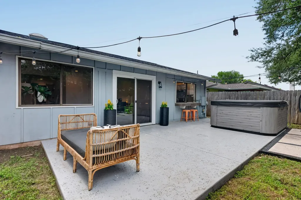 2526 Mcgregor Drive Austin TX 78745