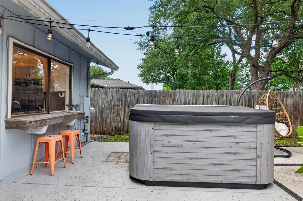 2526 Mcgregor Drive Austin TX 78745