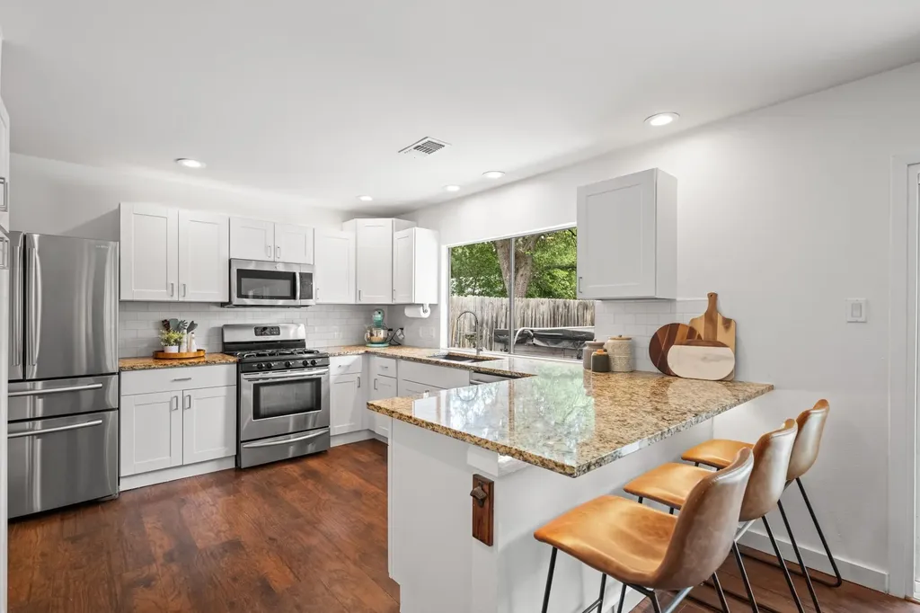 2526 Mcgregor Drive Austin TX 78745