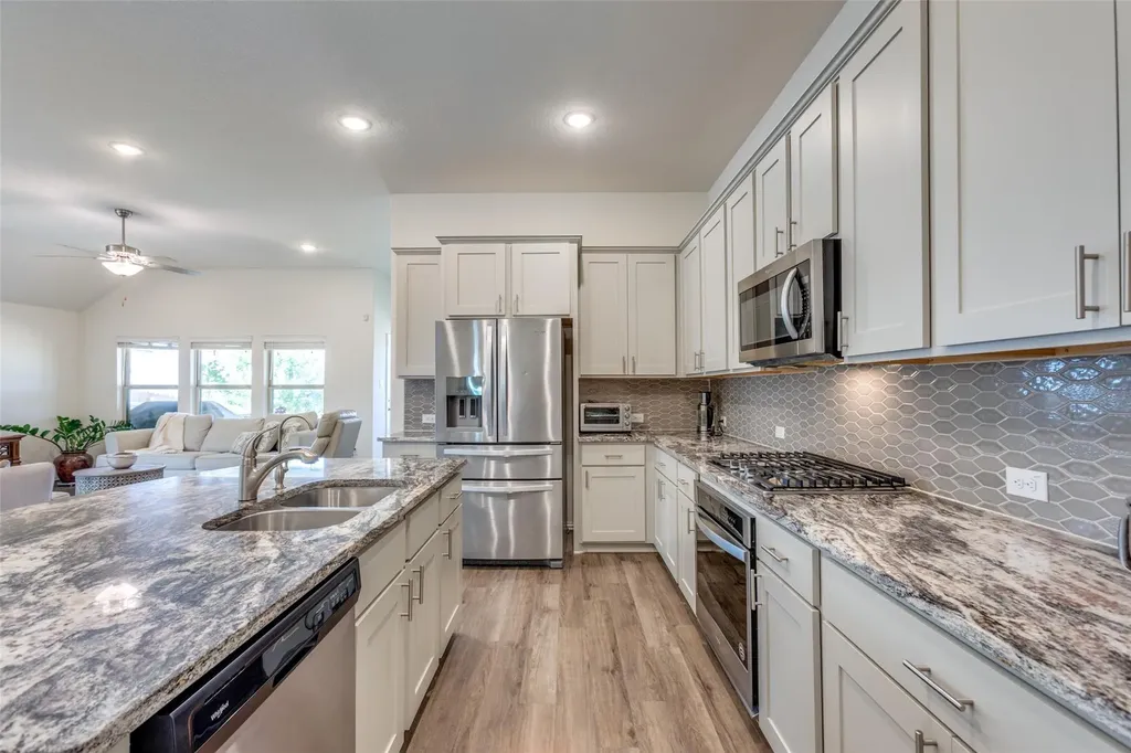 2212 Mcclendon Trail Leander TX 78641