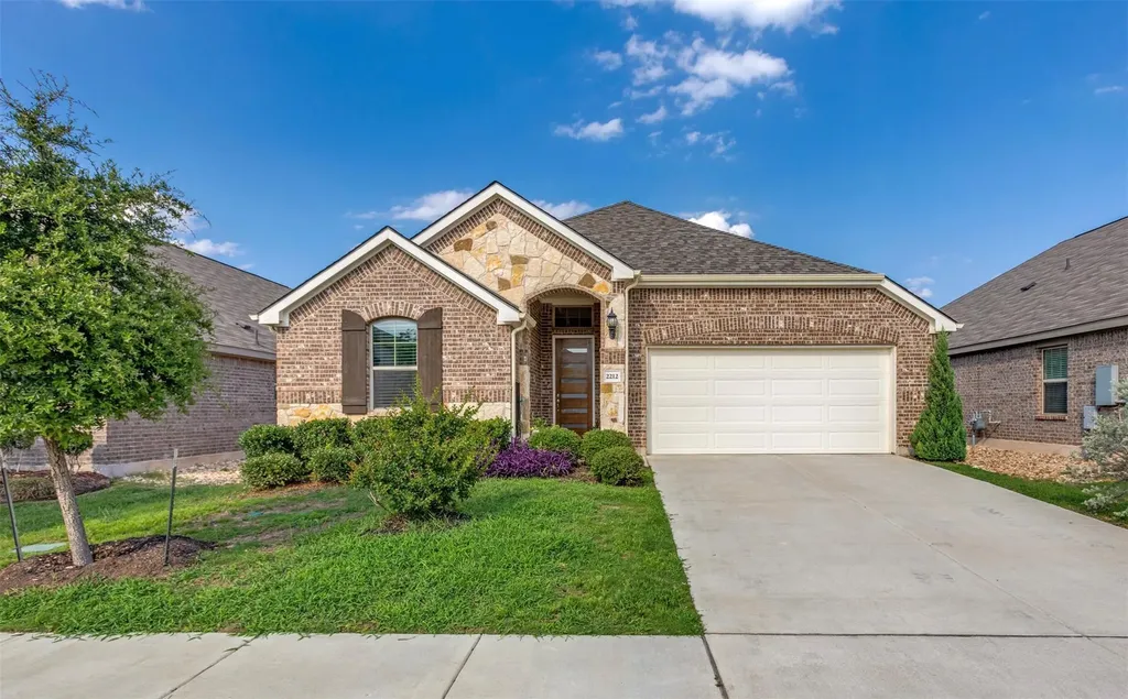 2212 Mcclendon Trail Leander TX 78641