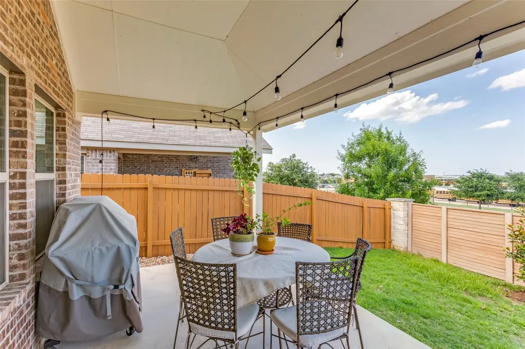 2212 Mcclendon Trail Leander TX 78641