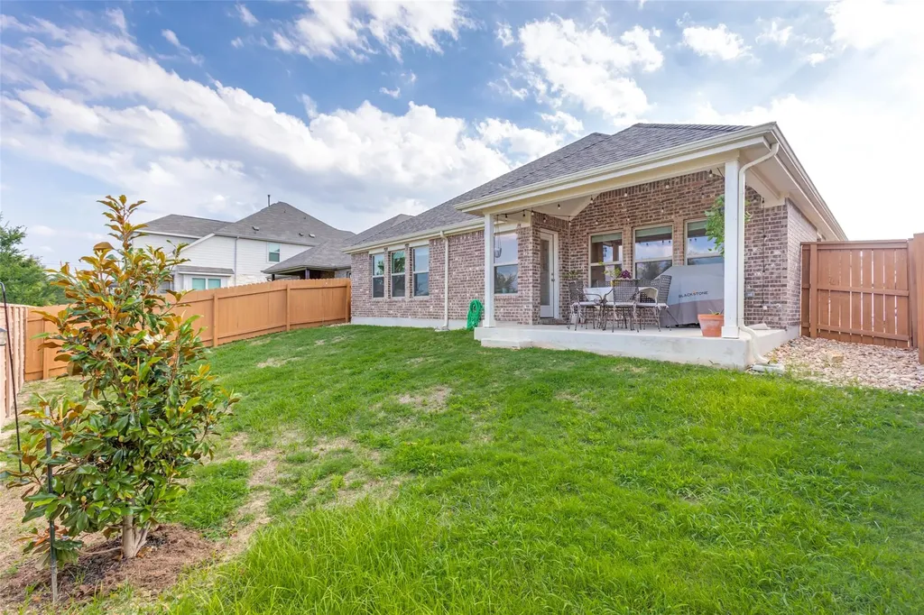 2212 Mcclendon Trail Leander TX 78641