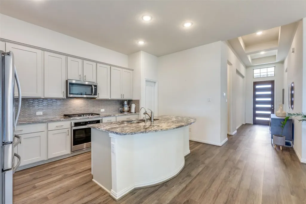 2212 Mcclendon Trail Leander TX 78641