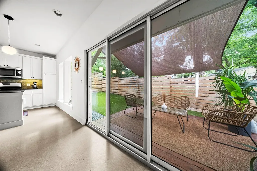 1213 Eleanor Street Austin TX 78721